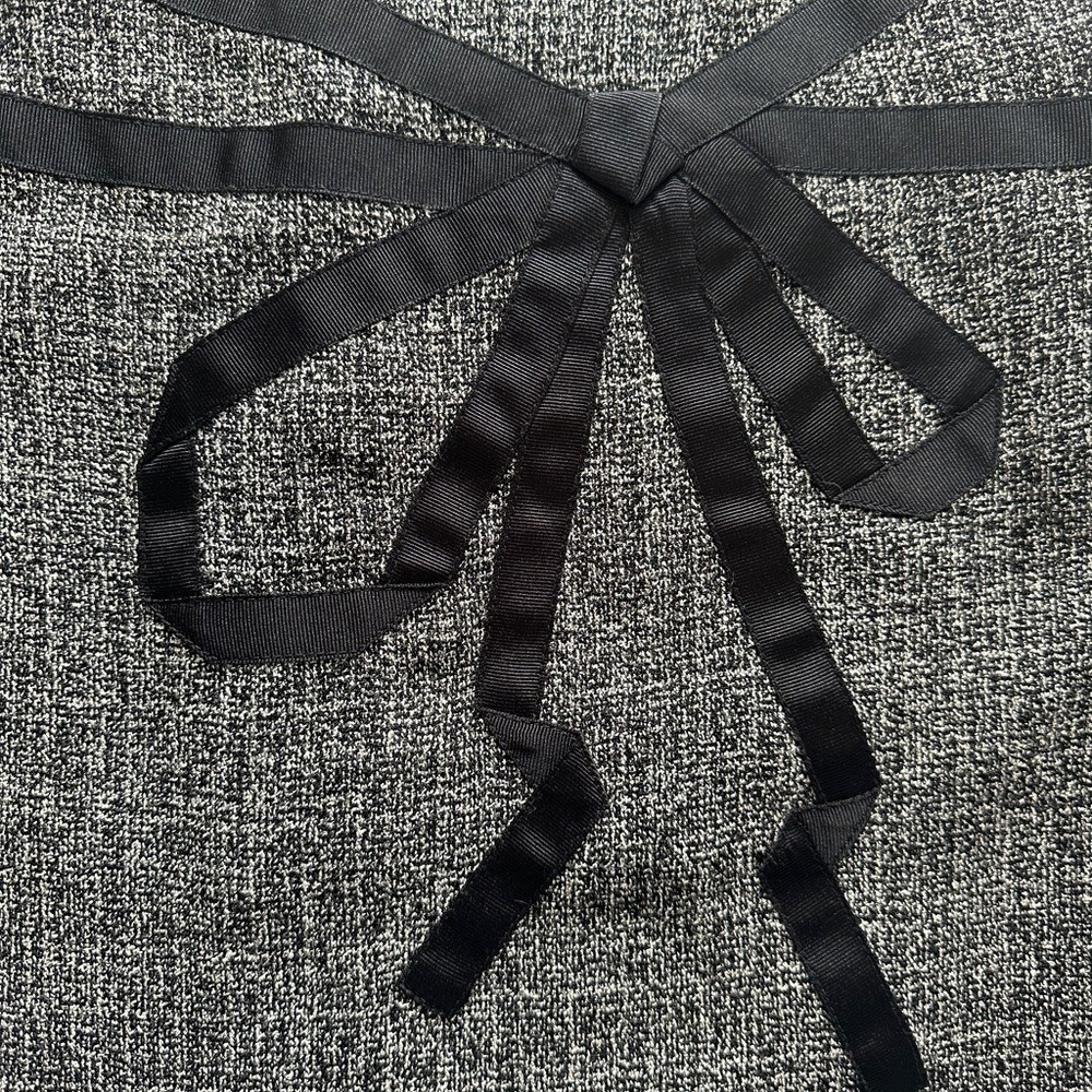 Classic David Meister Sheath Dress with Bow Details - Picture 5 of 7